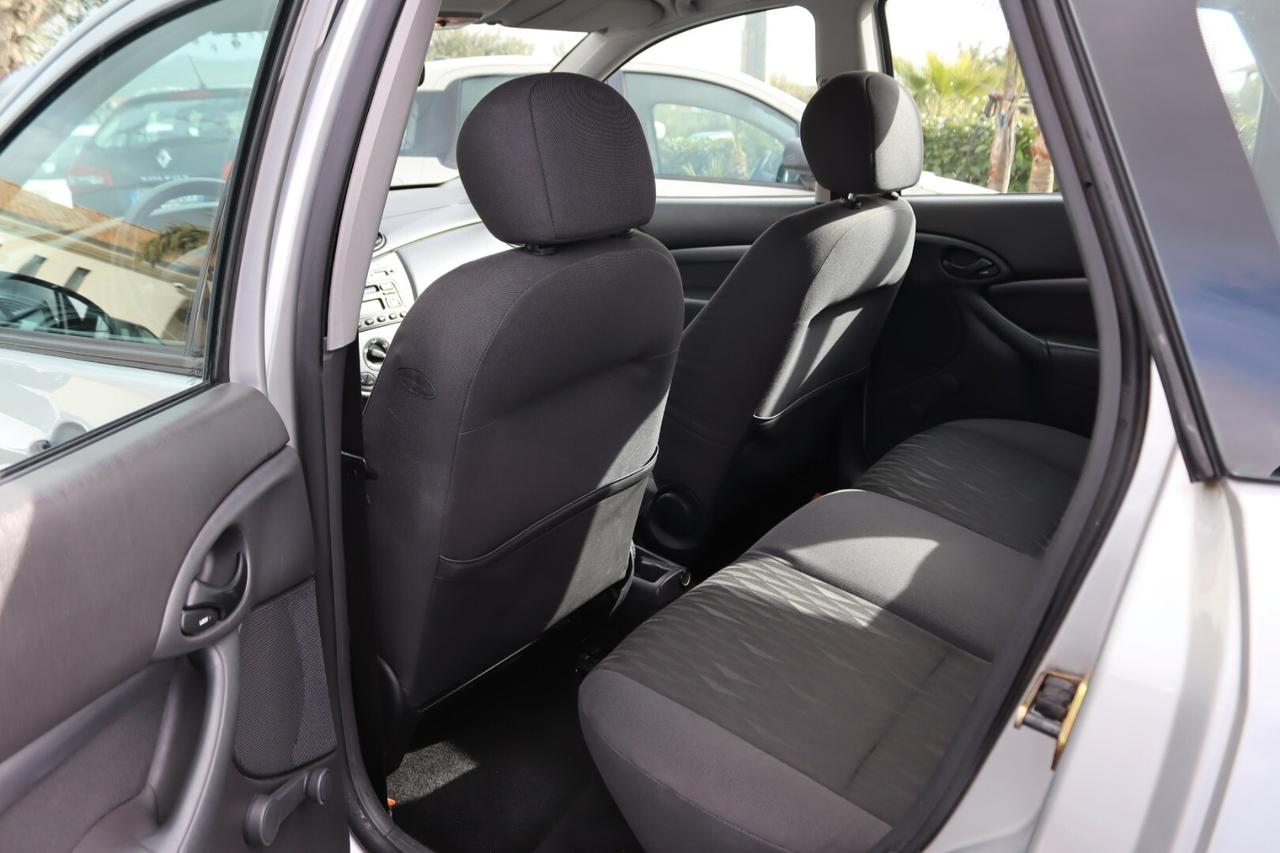 Ford Focus 1.6i 16V cat 5p. Ghia
