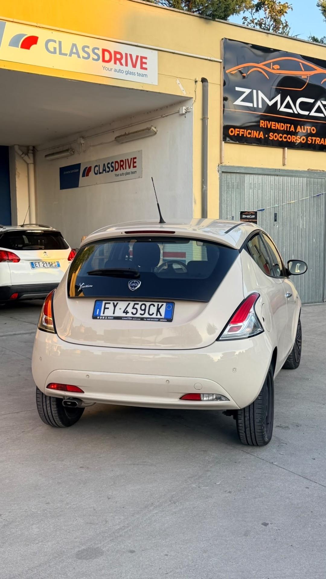 Lancia Ypsilon 1.2 69 CV 5 porte S&S Platinum