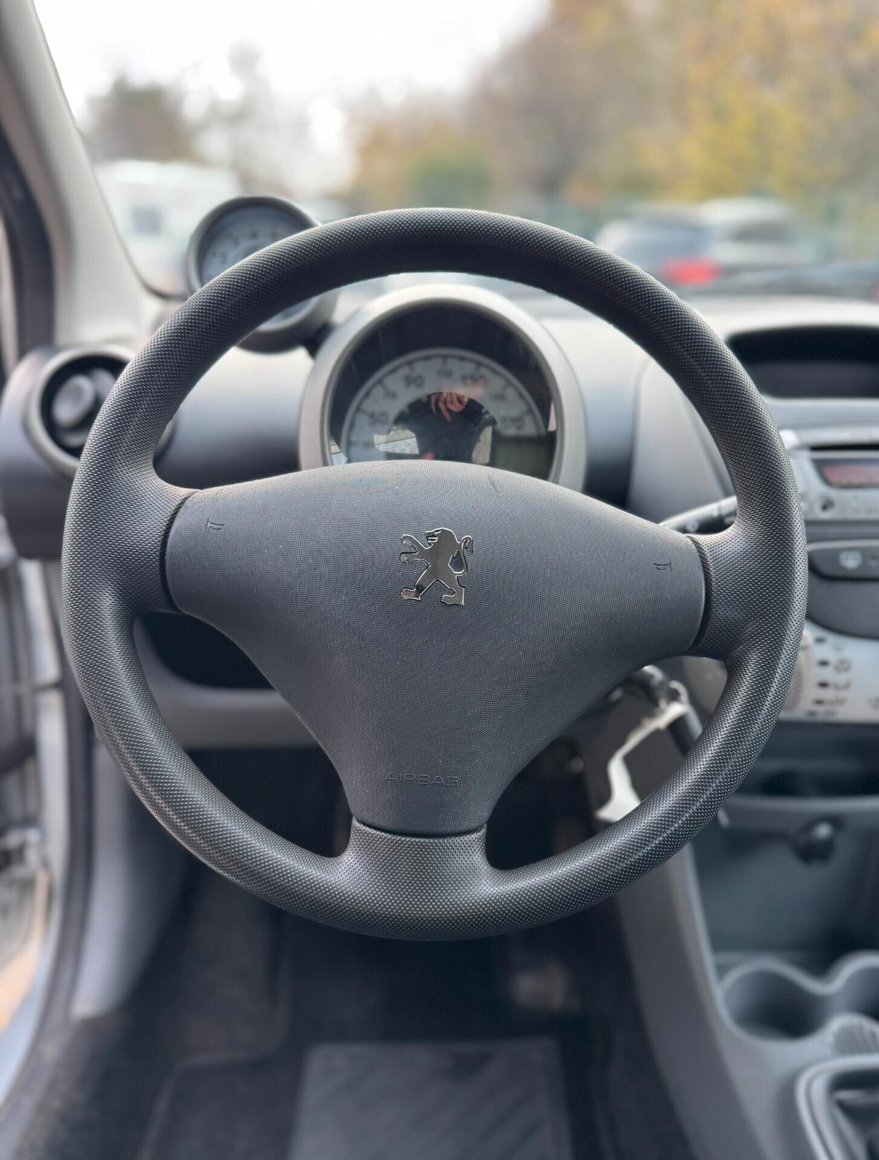 Peugeot 107 1.0 50kW 5P Benz E5 Allure