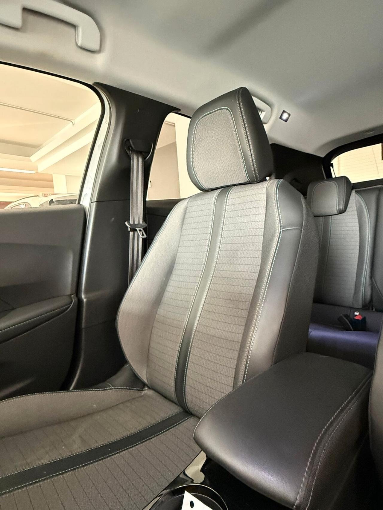 Peugeot 2008 BlueHDi 130 S&S EAT8 Allure