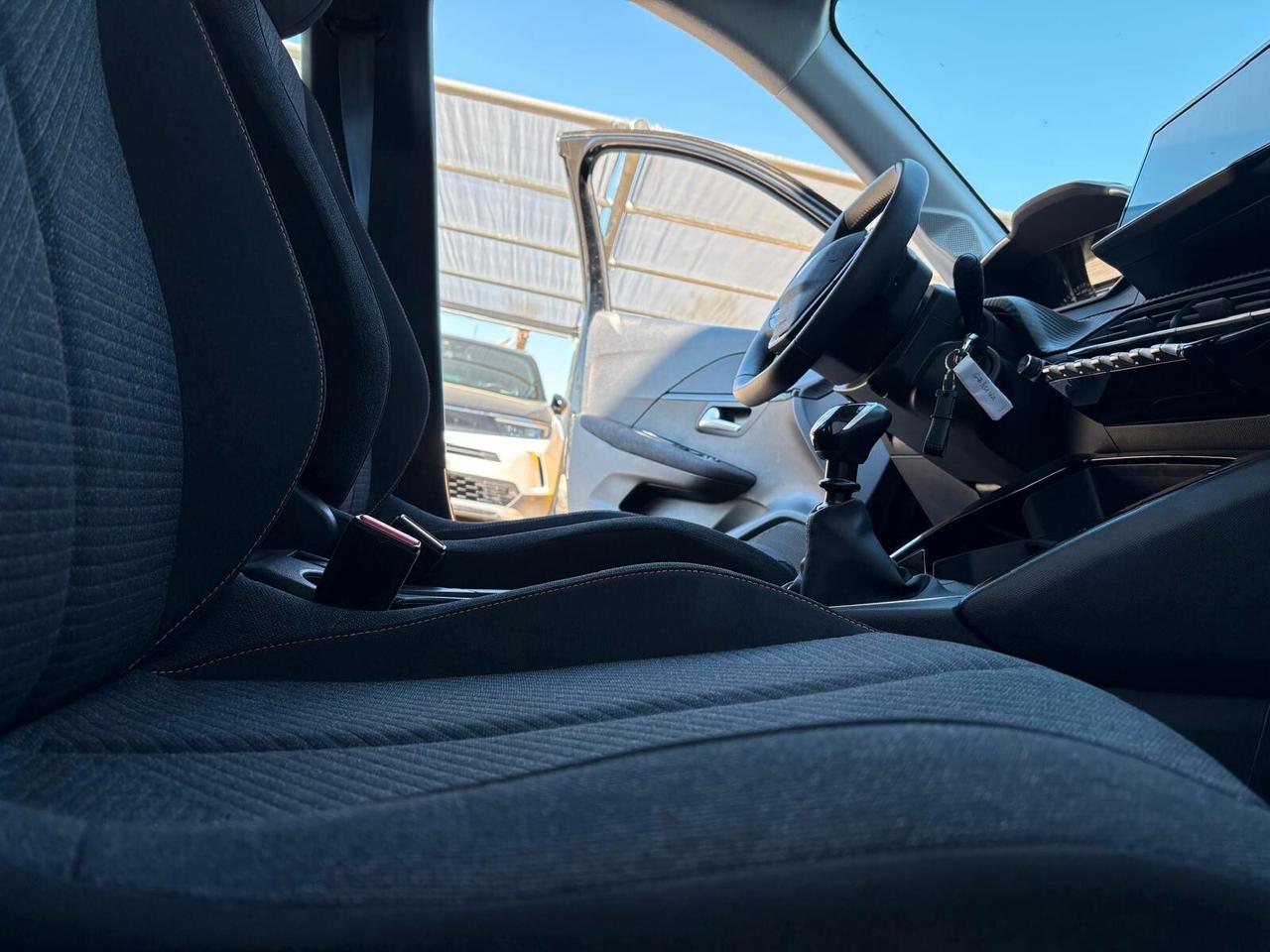 Peugeot 208 STYLE PureTech 100 5 porte SPOTICAR