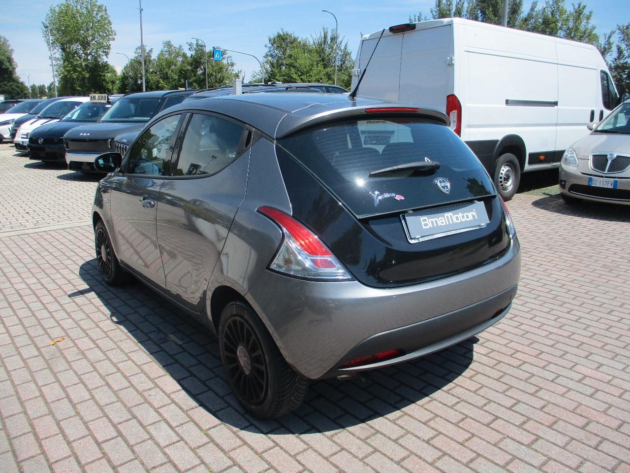 Lancia Ypsilon 5 Porte Ypsilon 1.3 mjt Elefantino Rosa 95cv OK NEOPAT.
