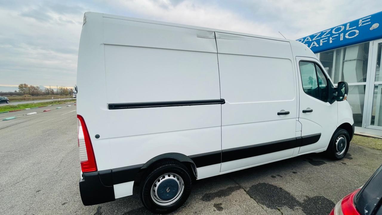 Renault Master T35 2.3 dCi/125 TP PL Cabinato E5