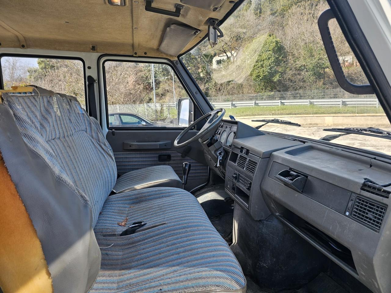 IVECO 35-10 - ribaltabile trilaterale