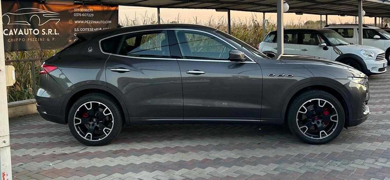 Maserati Levante motore nuovo