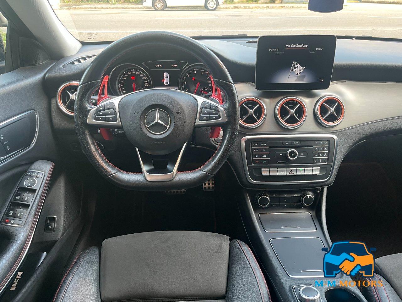 Mercedes-Benz CLA 200 Premium AMG