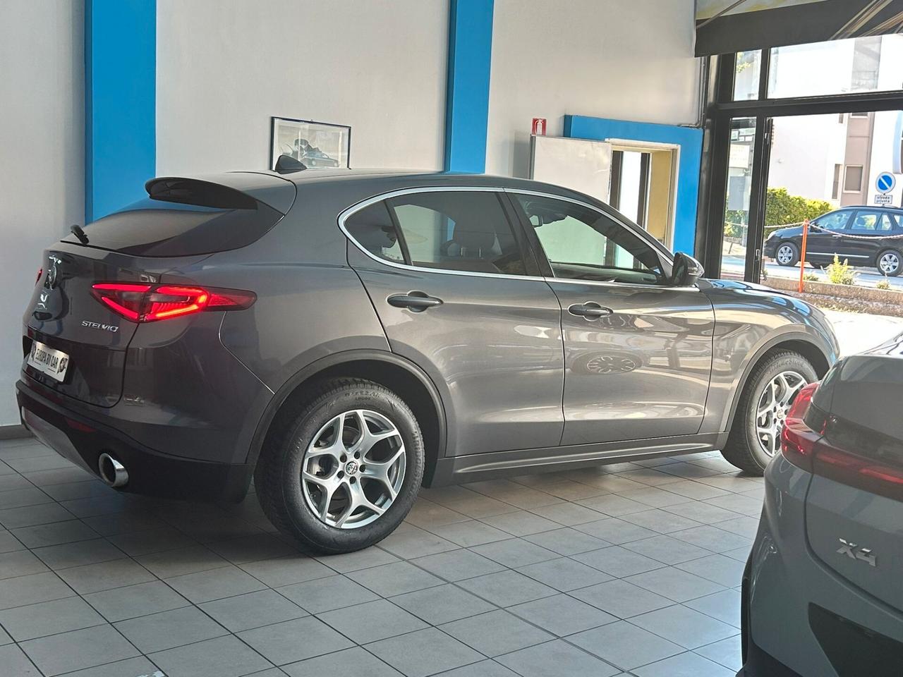 Alfa Romeo Stelvio 2.2 Turbodiesel 180 CV AT8 RWD Executive