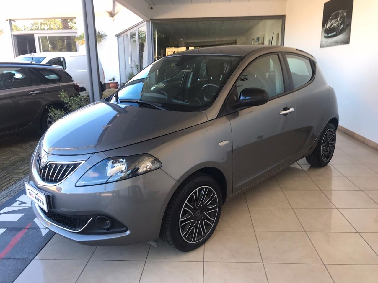 Lancia Ypsilon 1.0 FireFly 5 porte S&S Hybrid Ecochic Gold