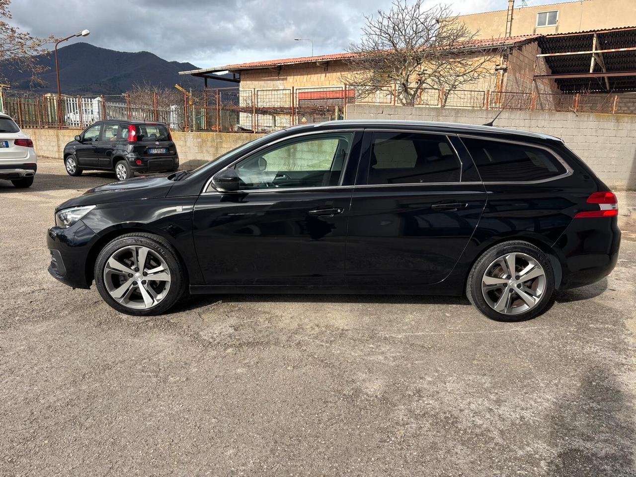 Peugeot 308 BlueHDi 130 S&S EAT8 SW Tech Edition 02/2020