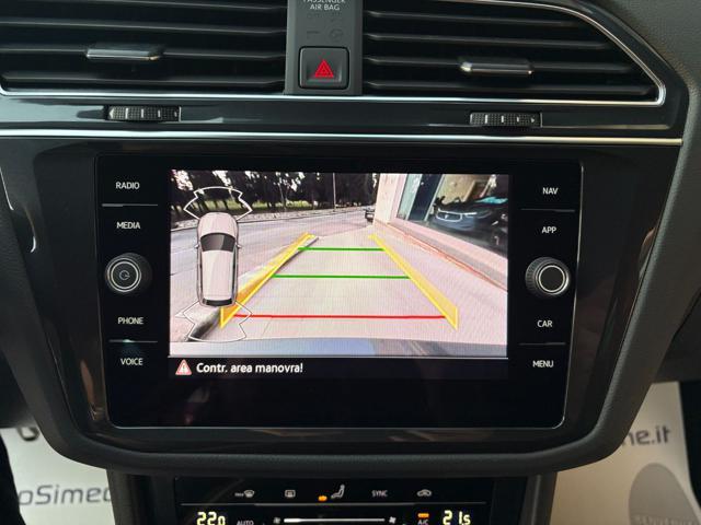 VOLKSWAGEN Tiguan 2.0 TDI 150 CV SCR DSG R-Line LUCI AMBIENTE
