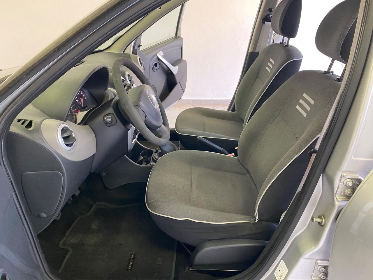 Dacia Sandero 1.2 16V GPL 75CV Embleme