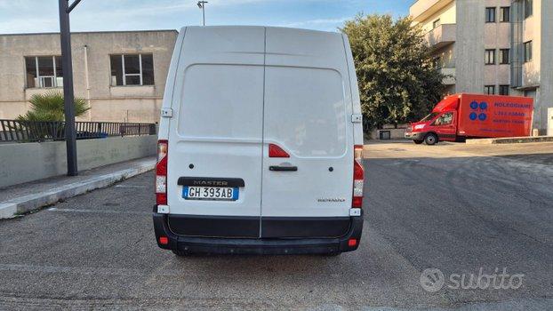 Renault master