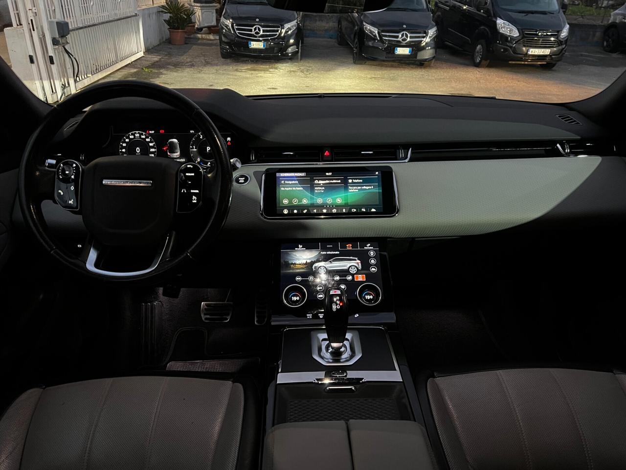 Land Rover Range Evoque 2.0D 150-R-Dynamic-2019-FULL