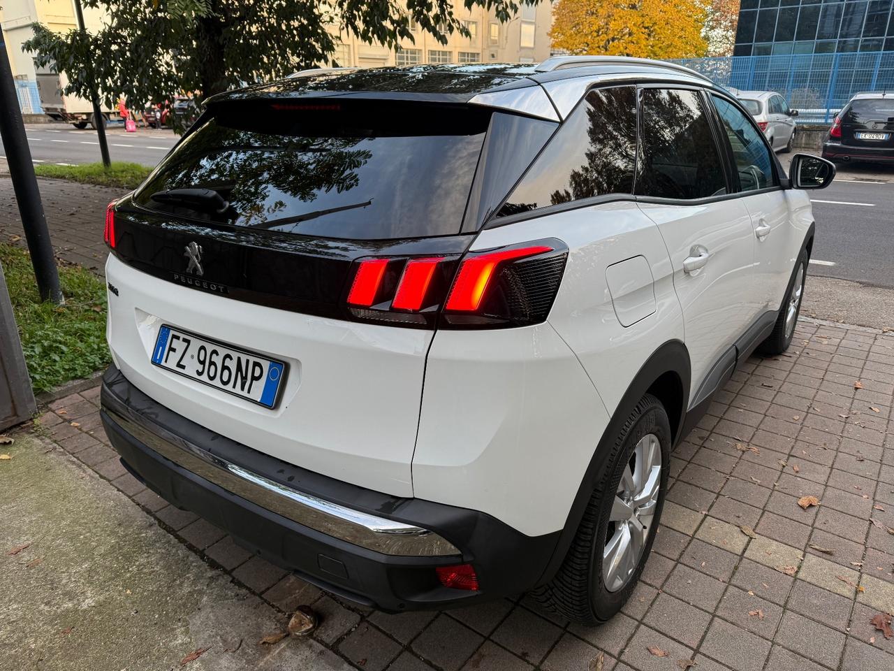 Peugeot 3008 BlueHDi 130 S&S Business