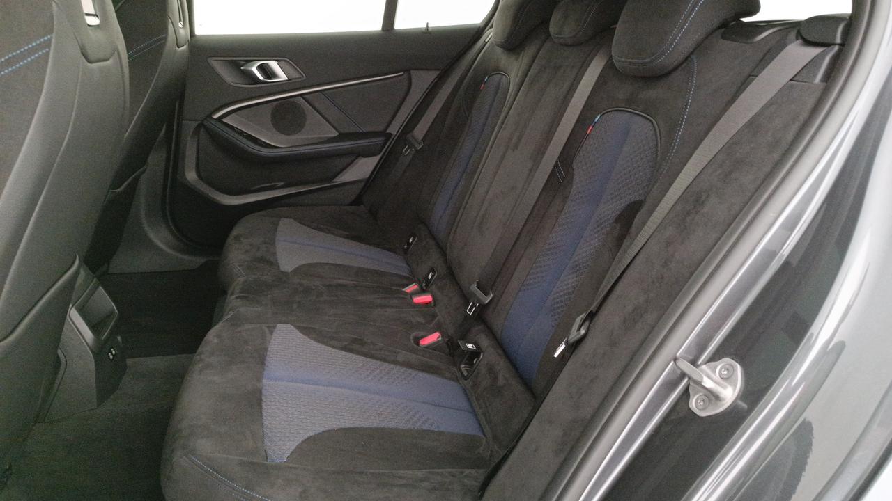 BMW Serie 1 F40 - 118d Msport auto