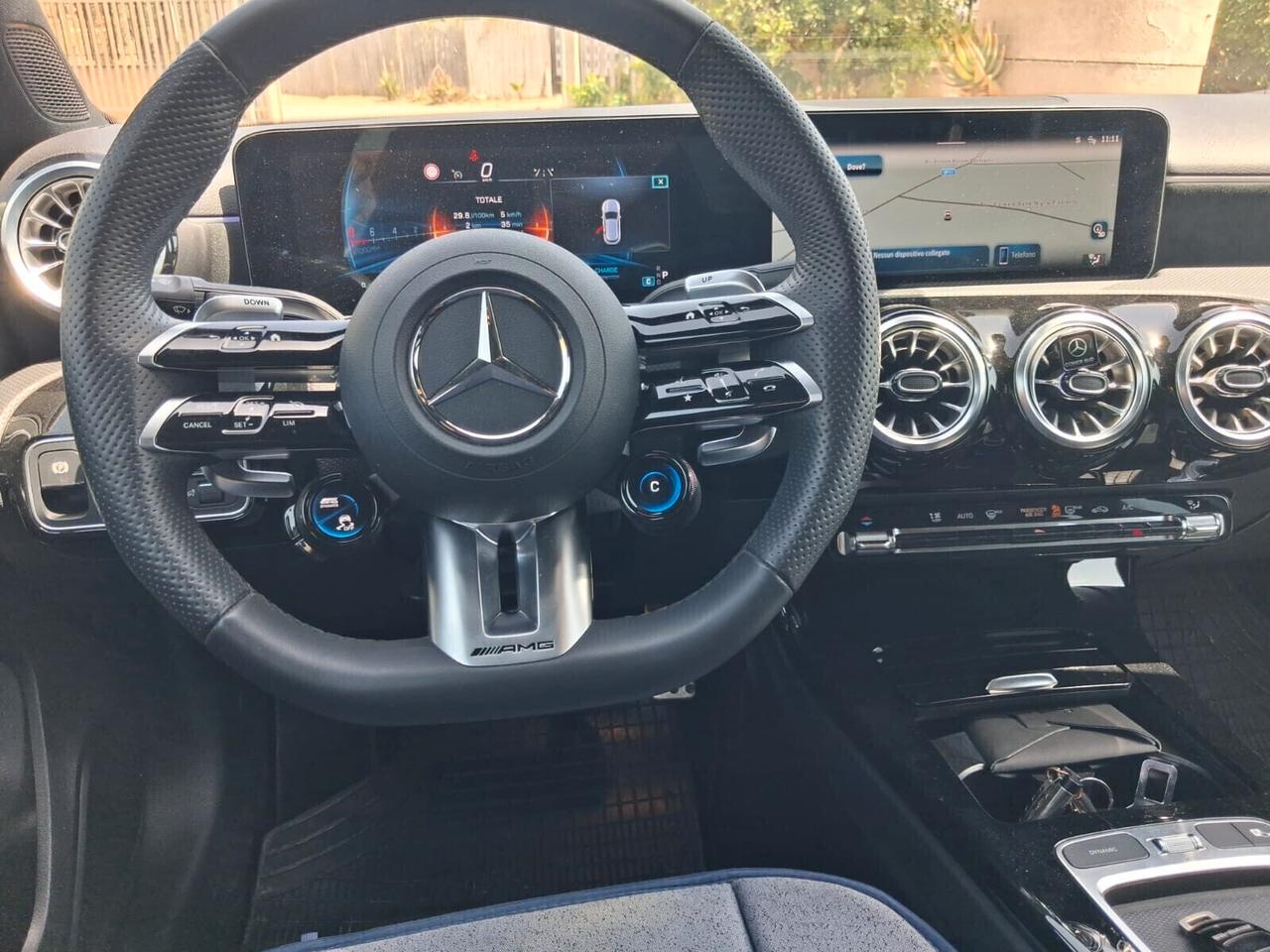 Mercedes-benz A 35 AMG 4 MATIC