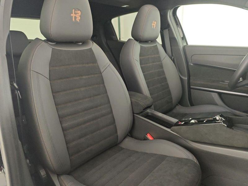 Alfa Romeo Junior 1.2 145 CV Hybrid eDCT6 Intensa Tetto panorama + Vernice