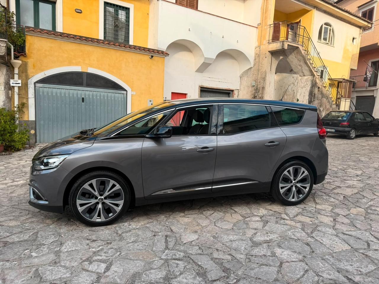 Renault Grand Scenic Blue dCi 120 CV Initiale Paris