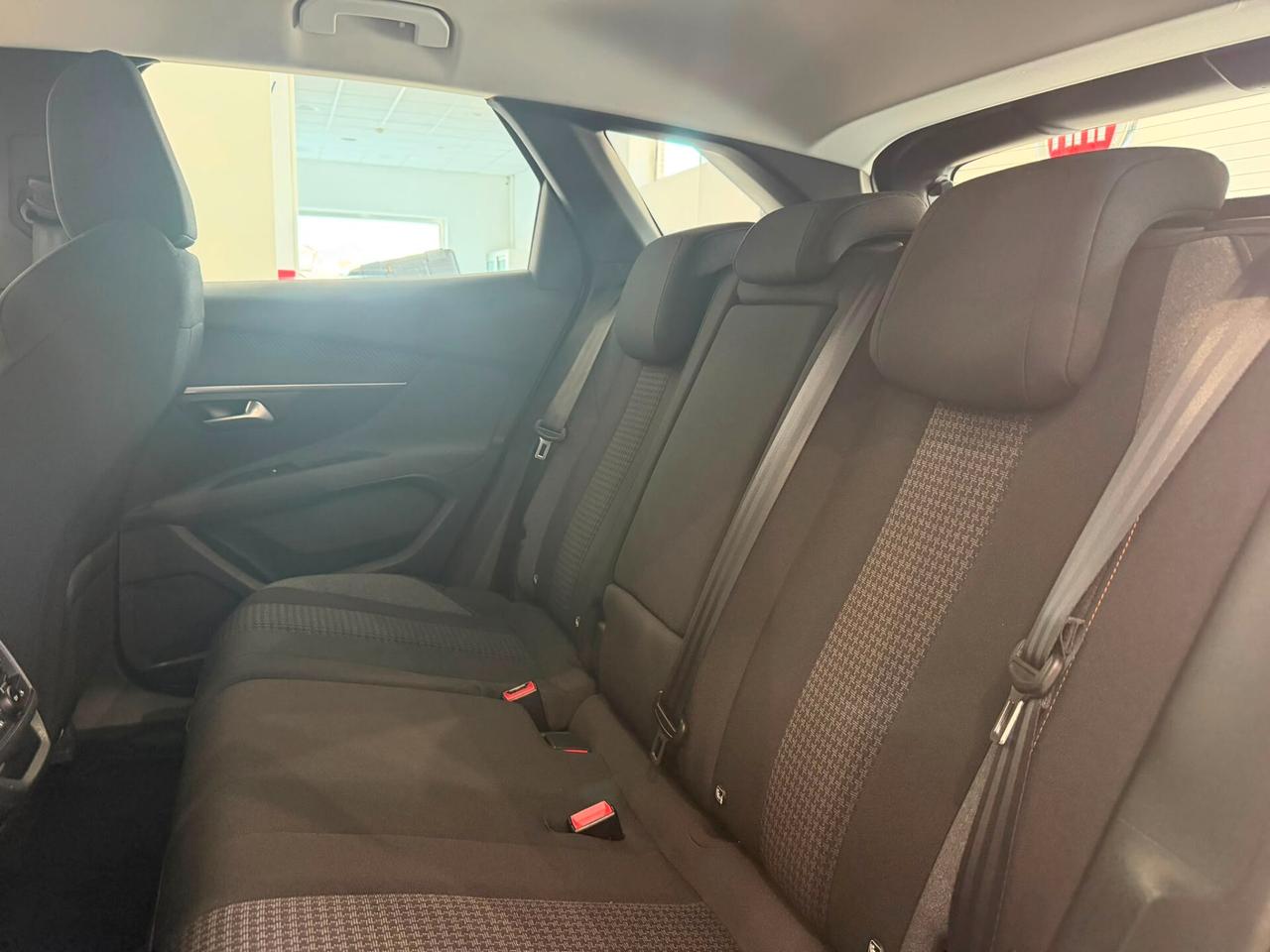 Peugeot 3008 BlueHDi 130 S&S Active Business