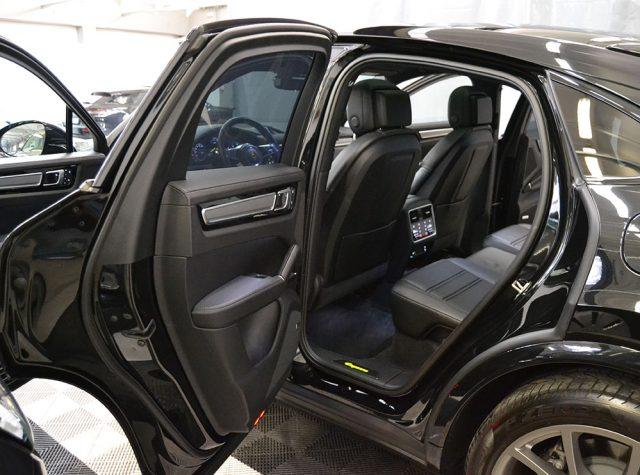 PORSCHE Cayenne Coupé 3.0 V6 E-Hybrid Platinum Edition Iva Esposta