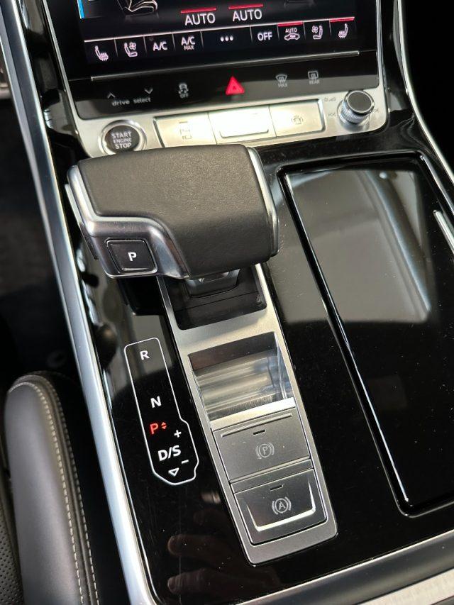 AUDI Q8 55 TFSI e Plug-in quattro S line -22" - B&O - FULL
