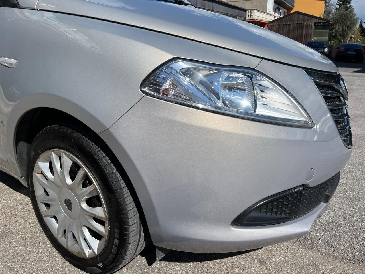 Lancia Ypsilon 1.2 69 CV Black/Red-km72000-