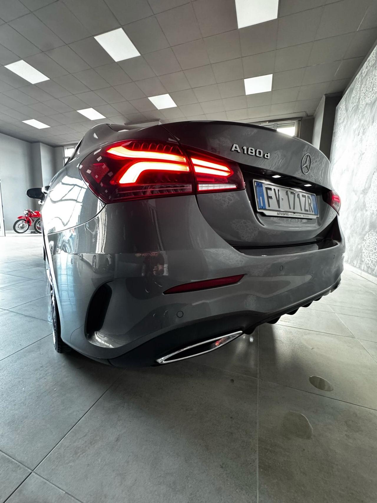 MERCEDES A 180CDI SEDAN AT8 PREMIUM TETTO APRIBILE
