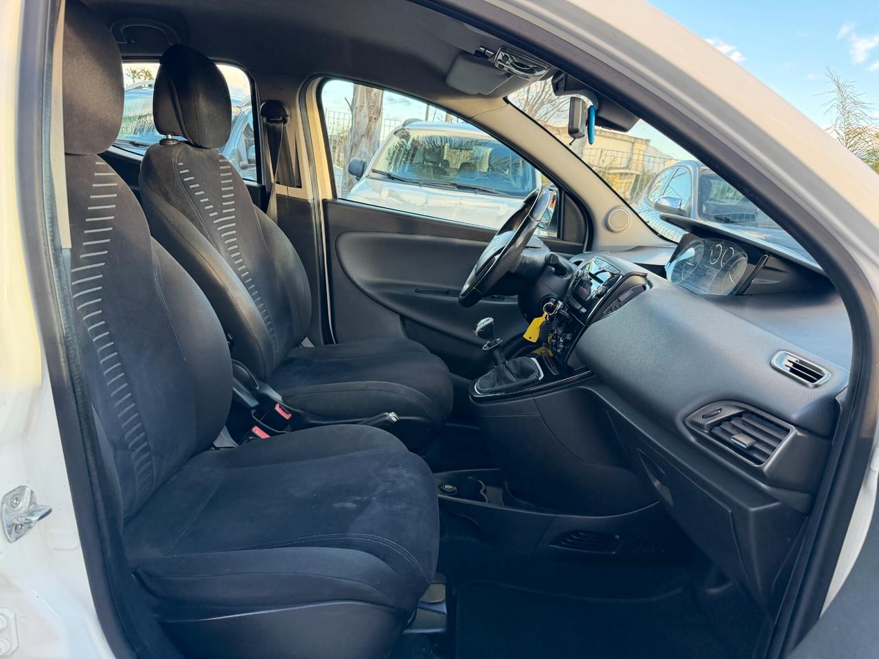 LANCIA YPSILON 2012 1.2 BENZINA 69 CV *TAGLIANDATA