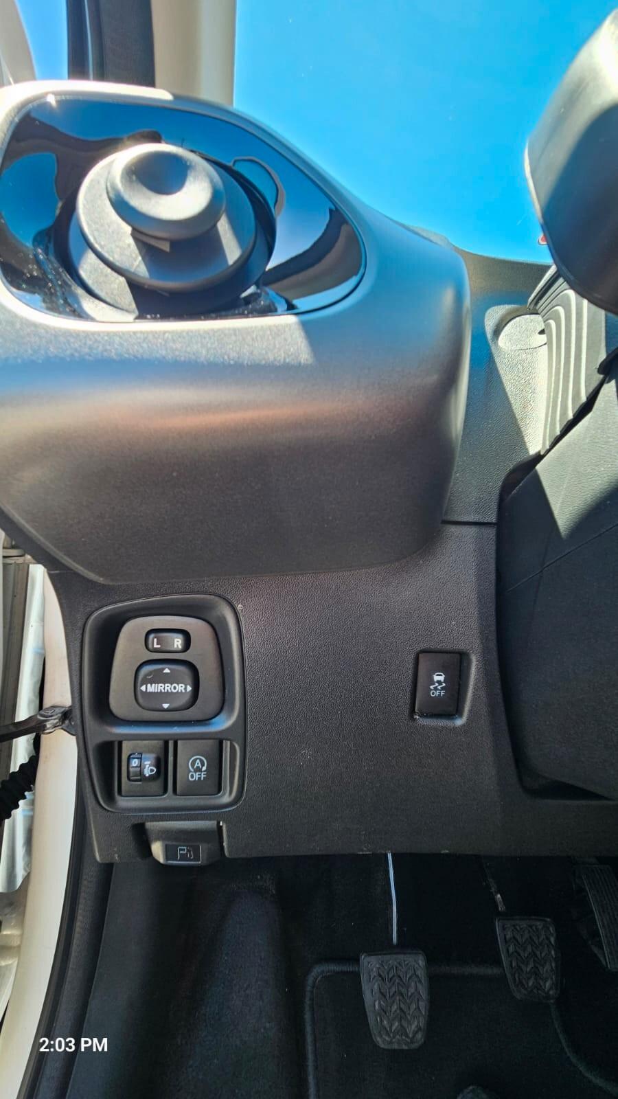 Toyota Aygo Connect 1.0 72 CV 5 porte x-play