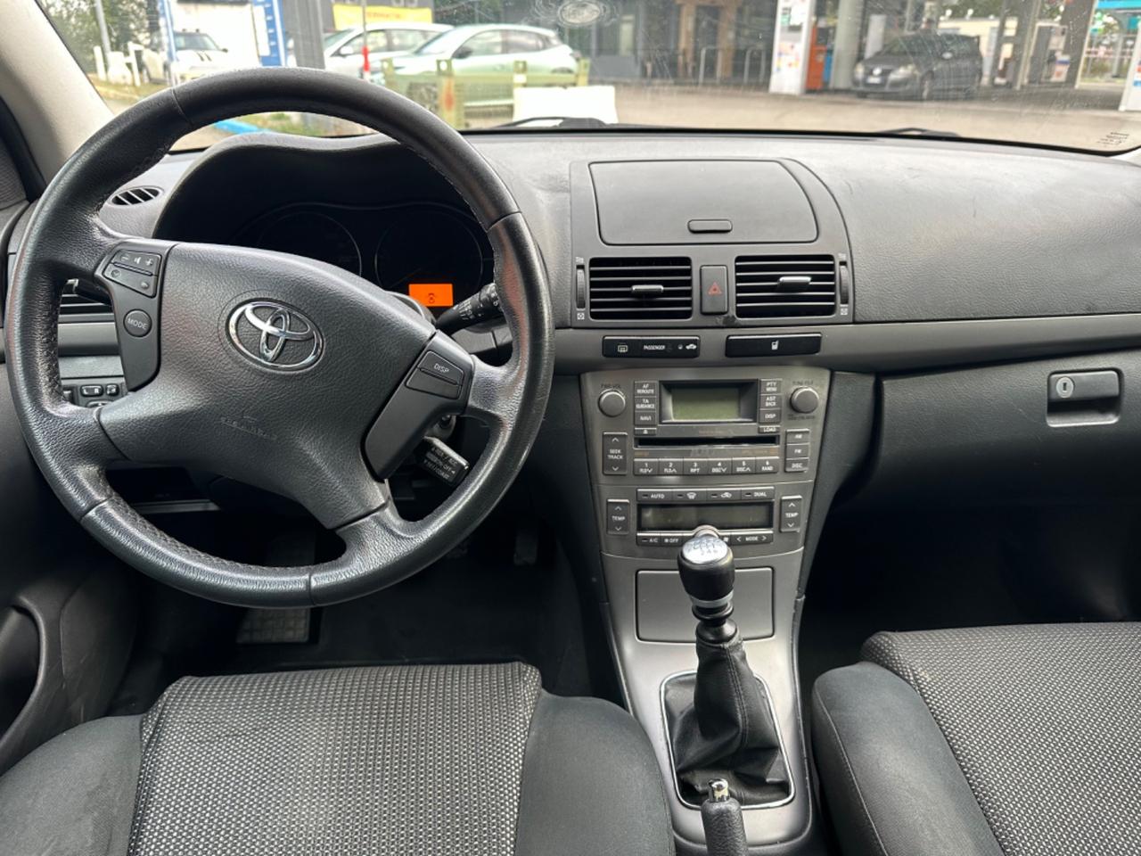 Toyota Avensis 2.0 D-4D 16V Station Wagon