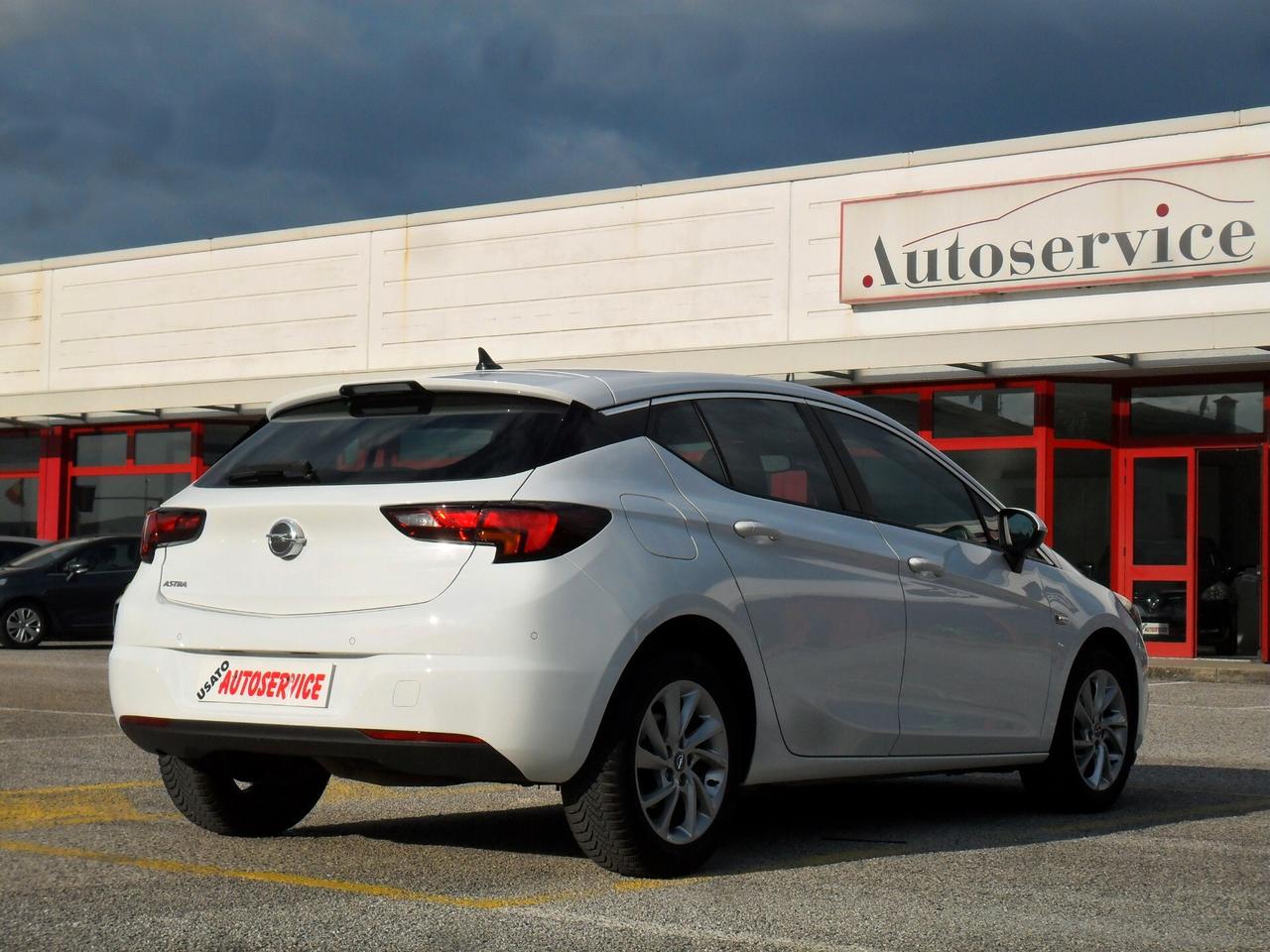 Opel Astra 1.6 CDTi Business Berlina 5porte