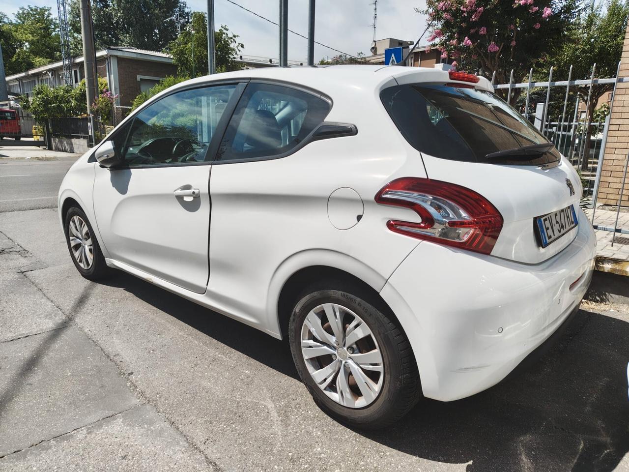 Peugeot 208 1.4 GPL NEOPATENTATI