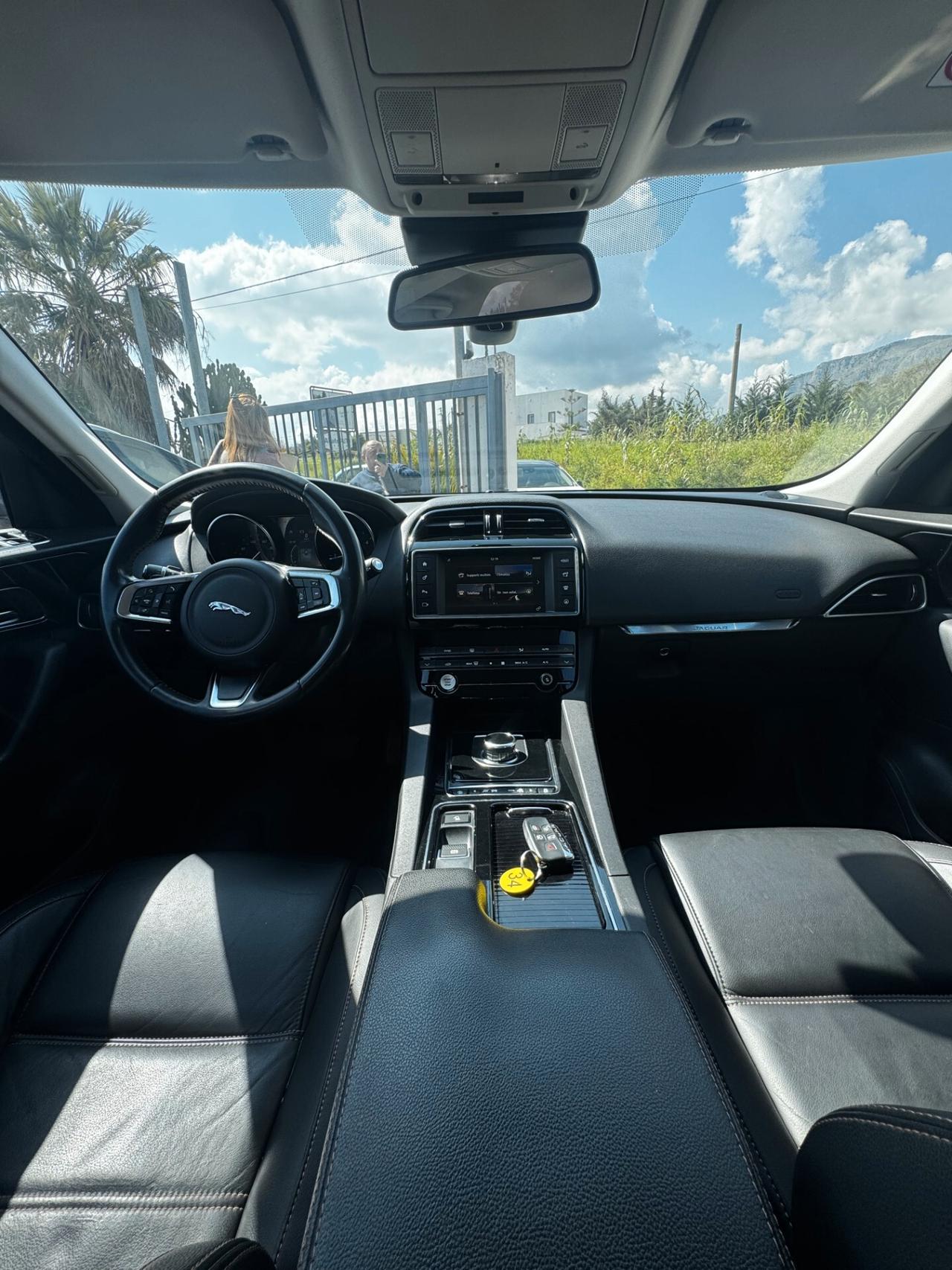 Jaguar F-Pace 2.0 D 180 CV AWD Portfolio