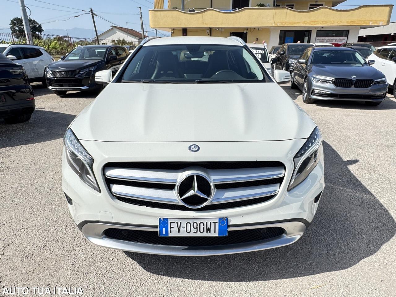 MERCEDES-BENZ GLA 200CDI PREMIUM PER NEOPATENTATI