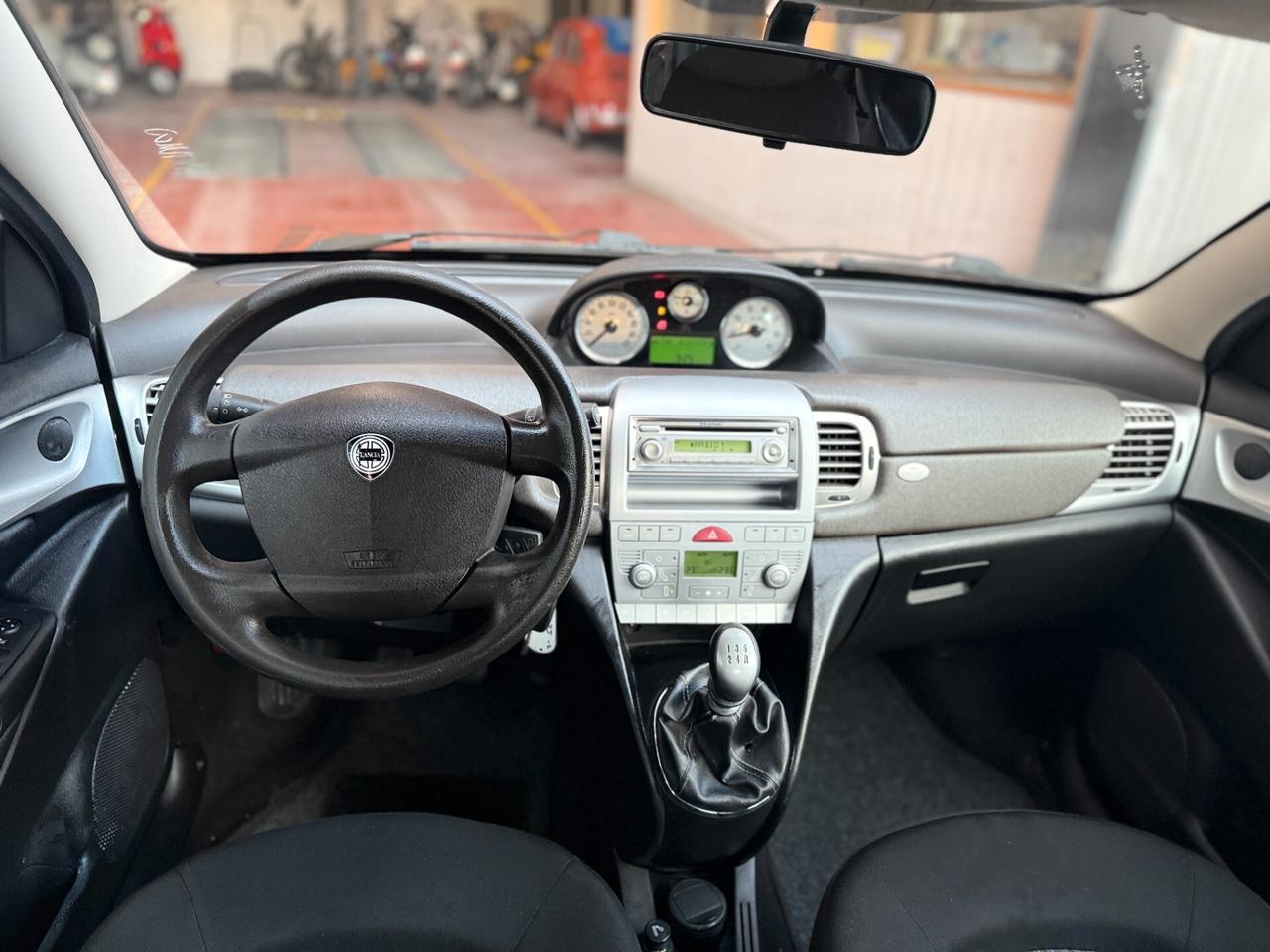Lancia Ypsilon 1.2 8V Argento 60cv