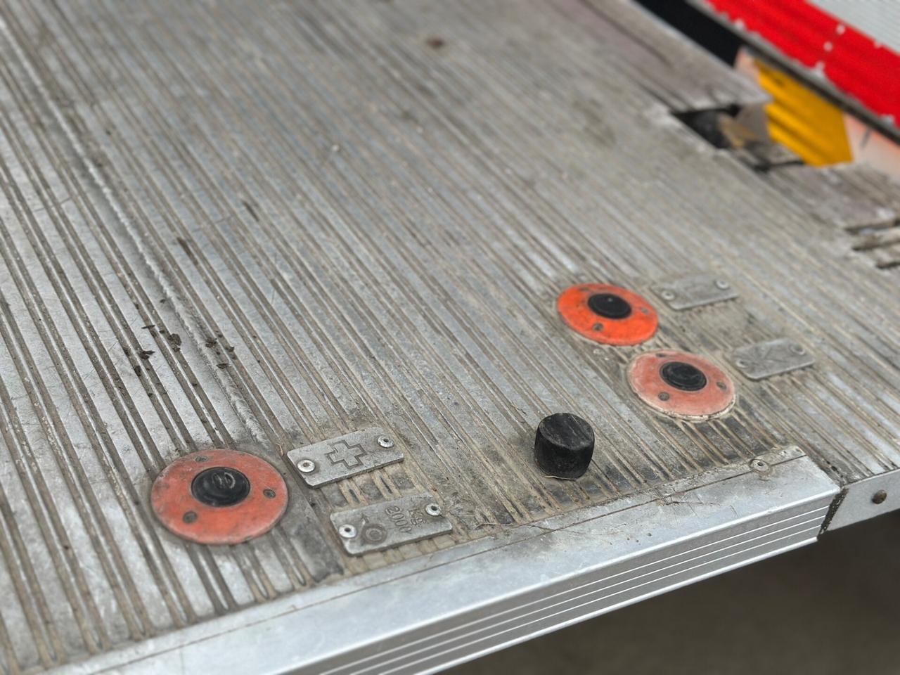 Renault Trucks 2006 ALLS. NEGOZIO pedana elettrica