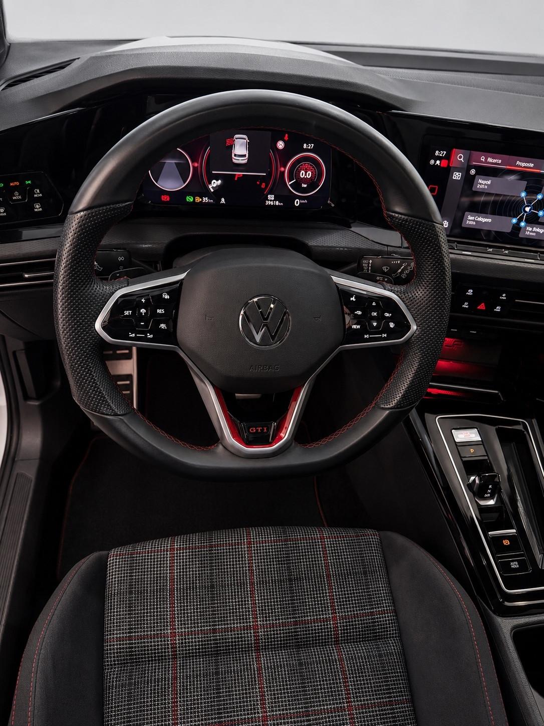 Volkswagen Golf GTI 2.0 Black style TSI DSG
