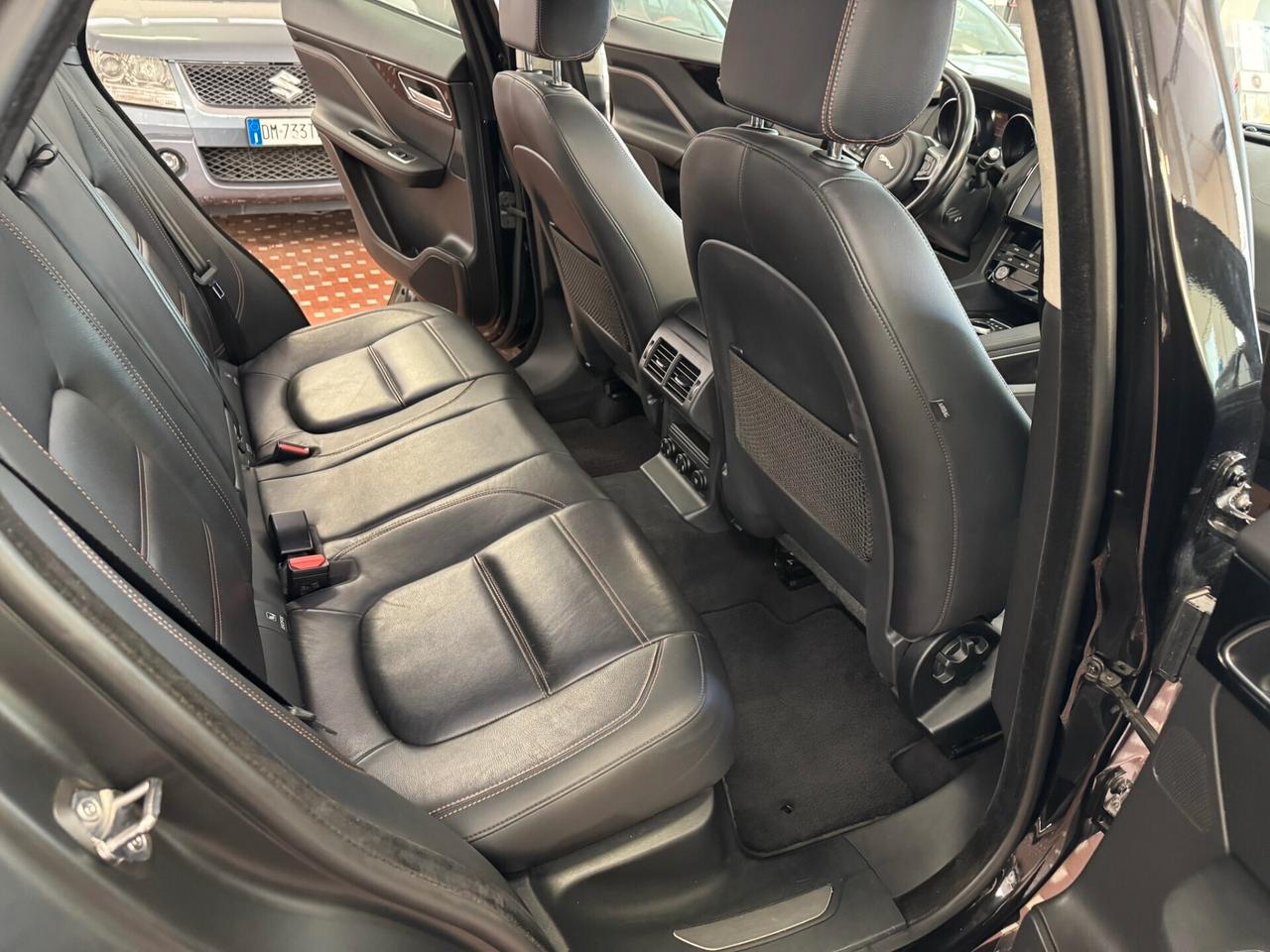 Jaguar F-Pace 2.0 D 180 CV aut. Portfolio - UNICO PROPRIETARIO