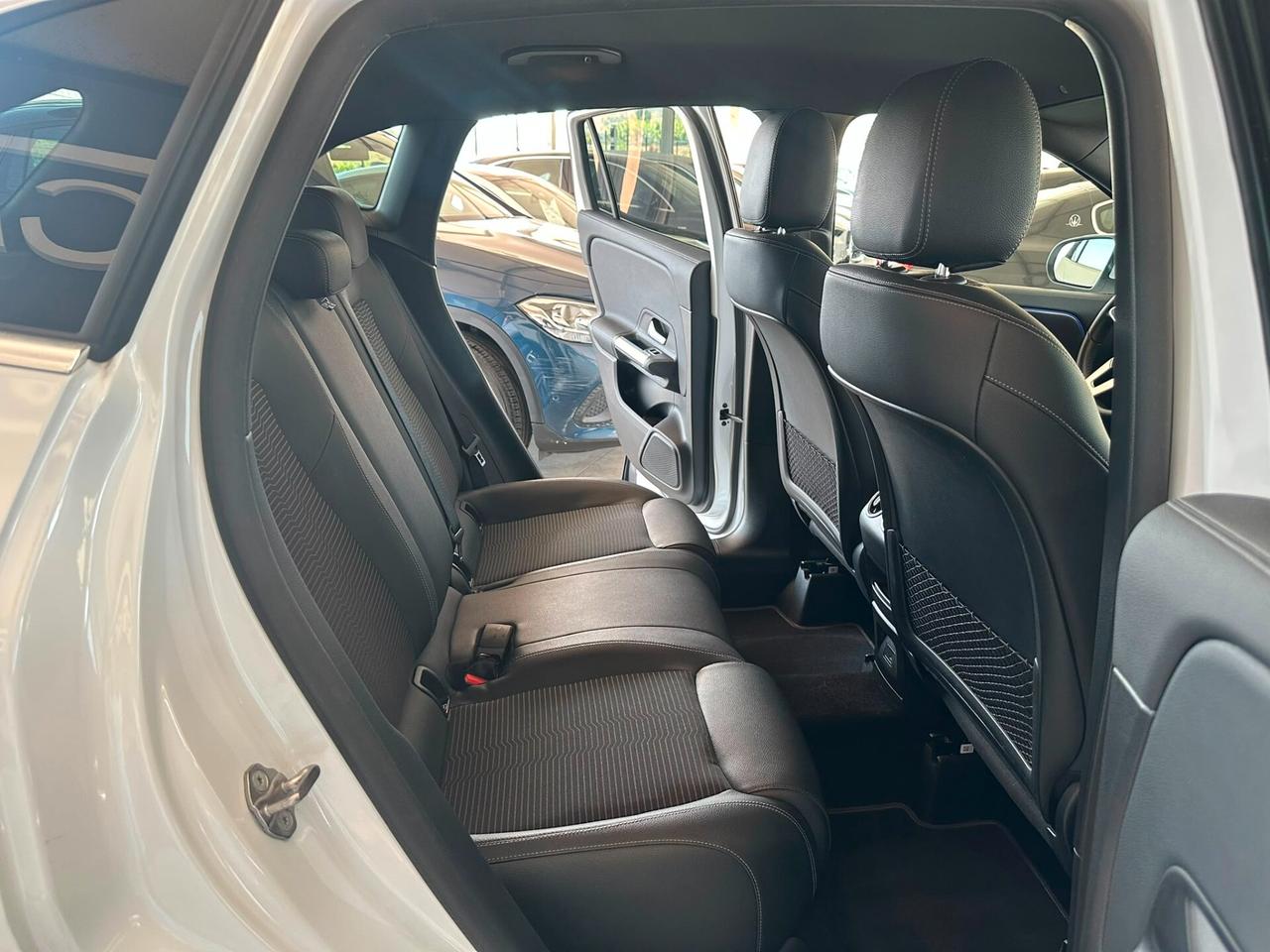 MERCEDES GLA 200 MERCEDES BENZ. 4MATIC SPORT PLUS