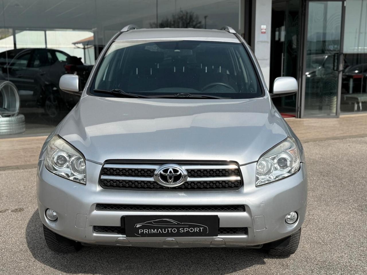 Toyota RAV 4 RAV4 2.2 D-4D 136 CV Sol BUONE CONDIZIONI OCCASIONE