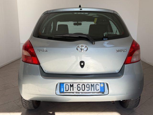 TOYOTA Yaris 1.0 5 porte Sol