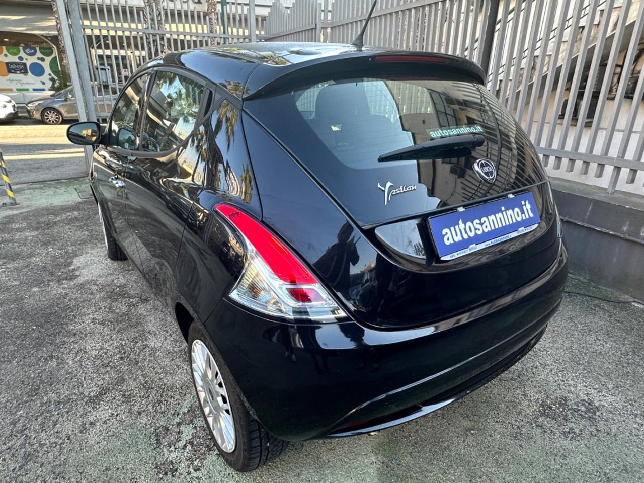 Lancia Ypsilon 1.2 69 CV 5 porte GPL Ecochic Gold 12/2016