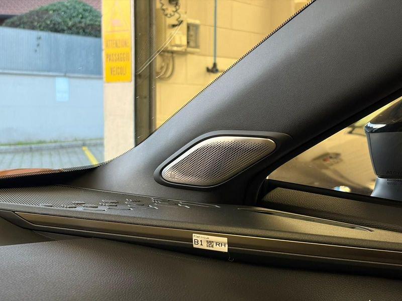 Toyota C-HR 2.0 HV E-CVT Lounge Premiere