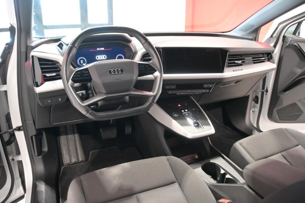 AUDI Q4 35 E-TRON 170CV AUTOMATIC BUSINESS ADVANCED ( FARI LED - VIRTUAL COCKPIT - ADAPTIVE CRUISE - CLIMA TRIZONA - NAVI - MIRROR - PARK ASSISTANT - CERCHI 19 - TELECAMERA POST. ) KM 32000