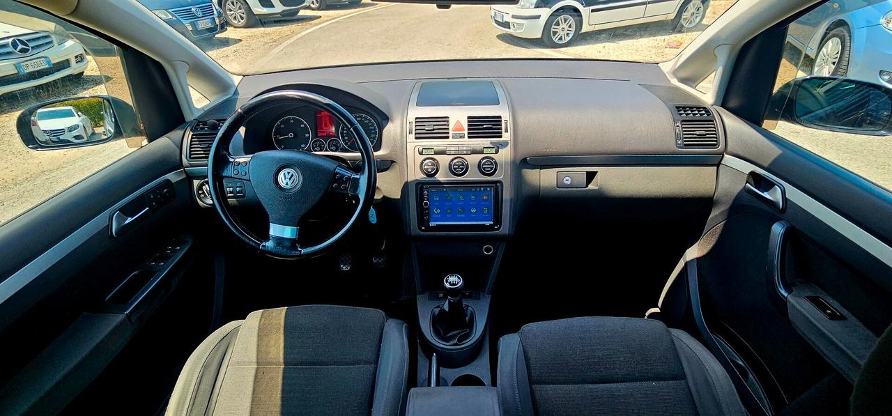 Volkswagen Touran 7 posti 2.0 16V TDI Highline