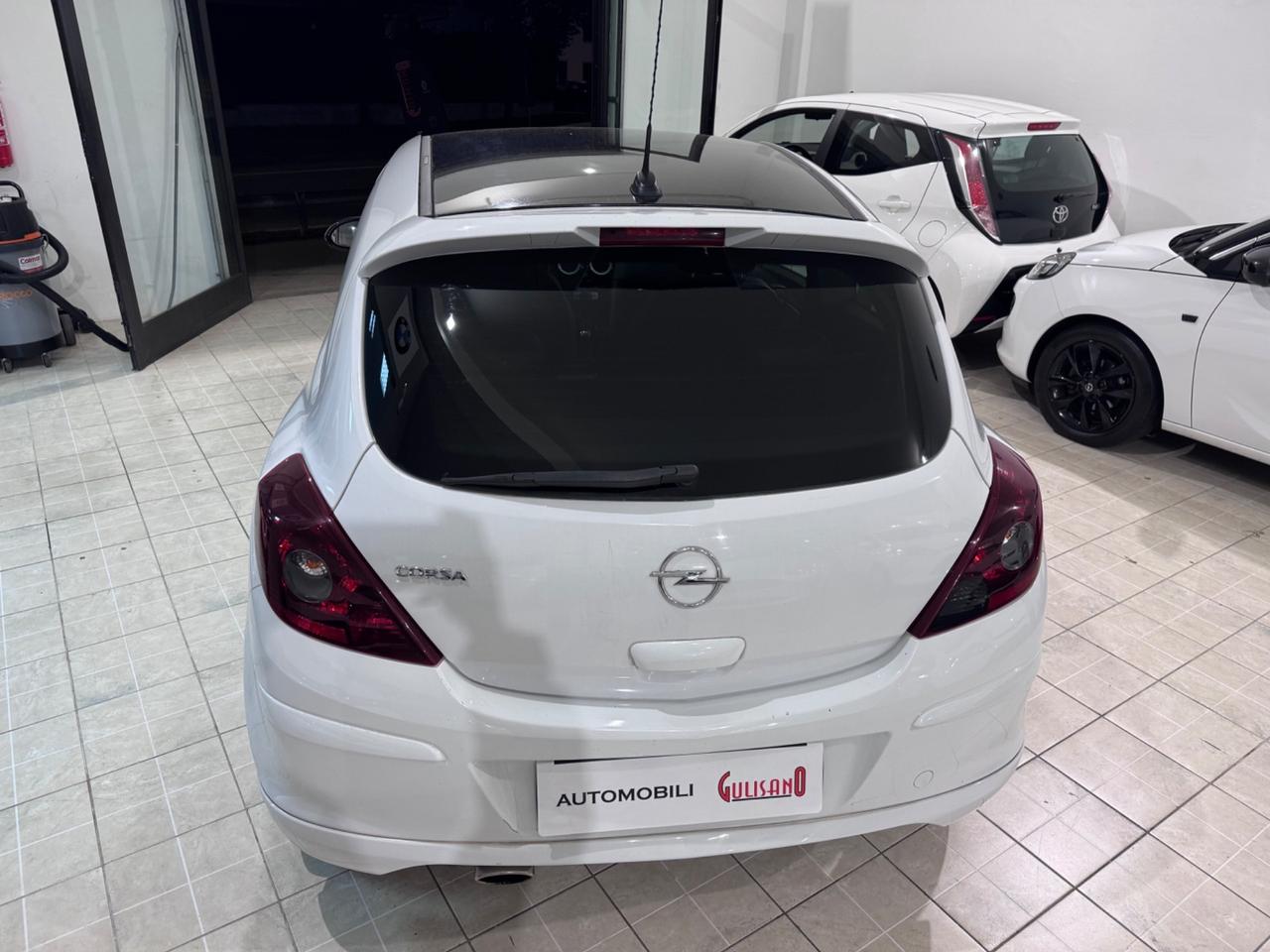 Opel Corsa 1.2 3 porte Sport