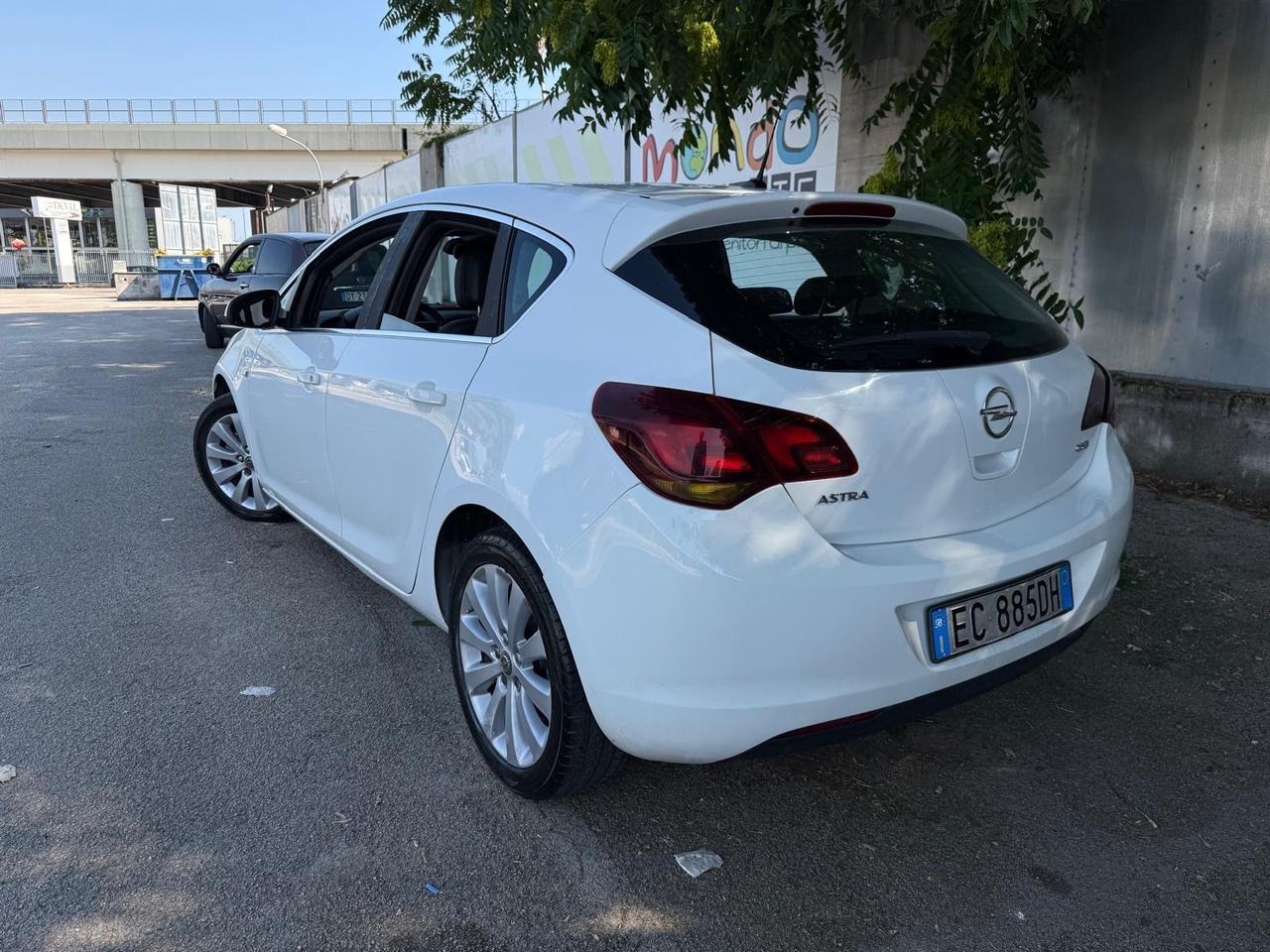 Opel Astra 1.7 CDTI 110CV 5 porte Elective in ottime condizioni