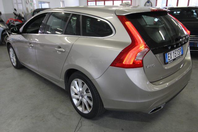 VOLVO V60 D4 Geartronic Summum