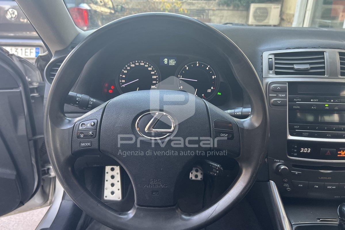 LEXUS IS 220d 2.2 16V Luxury