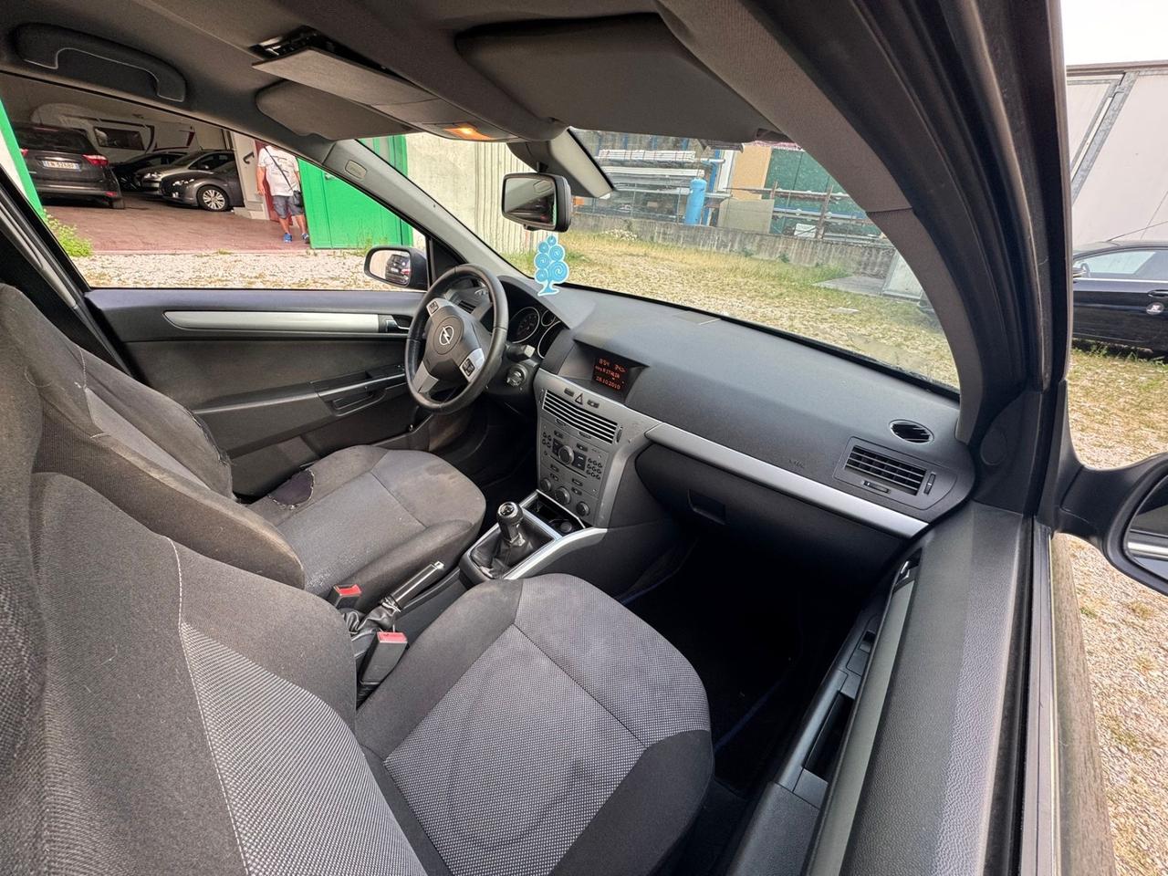 Opel Astra 1.6 16V GPL-TECH Station Wagon Edition
